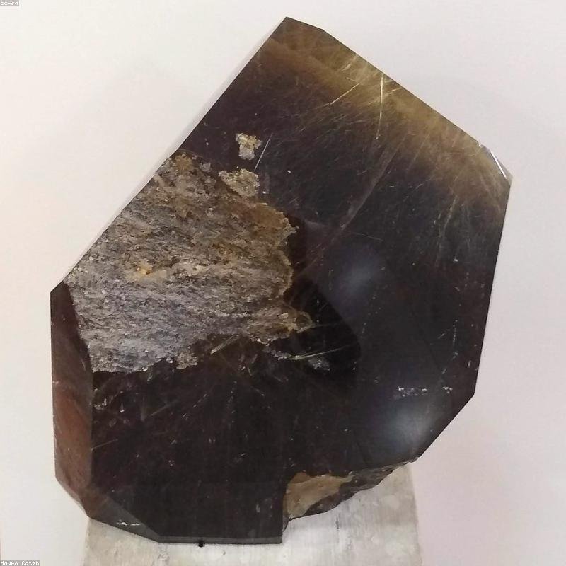 Obsidiano pakabukas „Strėlė“